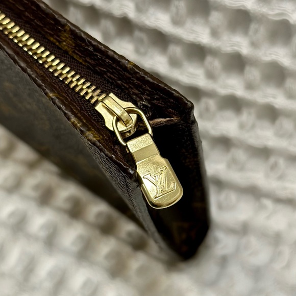 Louis Vuitton Bucket GM Accessory Pouch - Picture 3 of 6